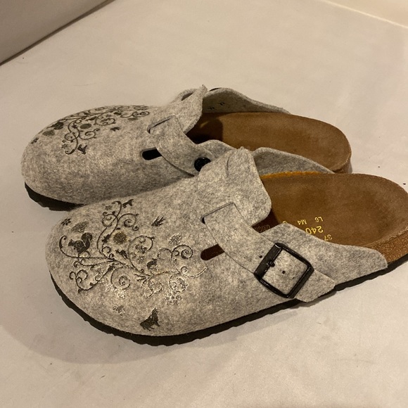 Women’s light tan/silver Papillio  Birkenstocks size 37 NWOT - Picture 2 of 8